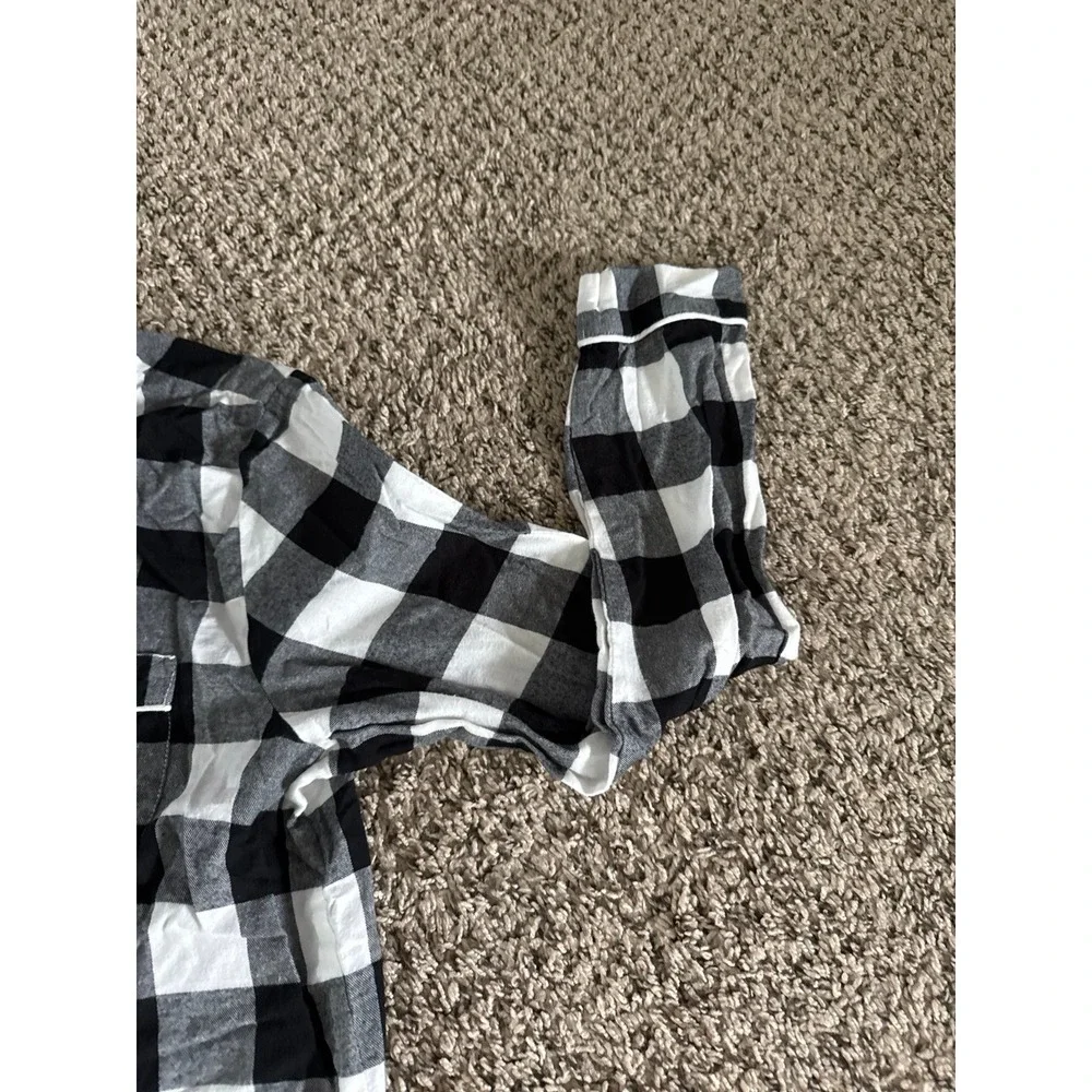 Star above Women's Black White Checker Long‎ Sleeve Nightgown Size Medium